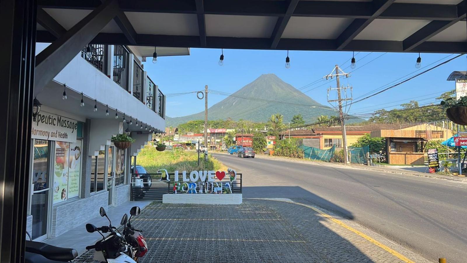 Hotel Arenal By Regina La Fortuna Buitenkant foto